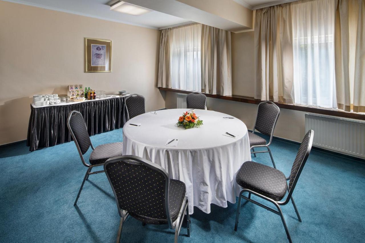 Imperial Hotel ออสตราวา ภายนอก รูปภาพ